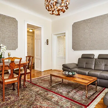 Pragueone Apartment,a/c,terrace