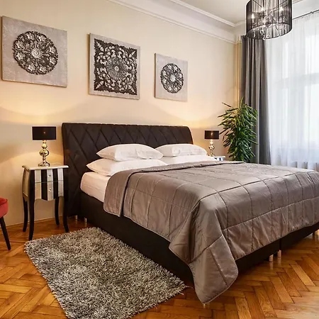 Lägenhet Pragueone Apartment,a/c,terrace