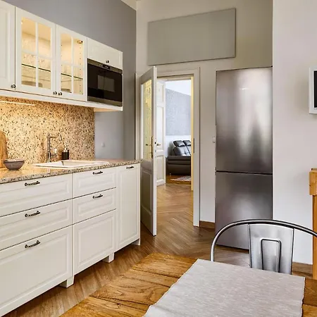 Pragueone Apartment,a/c,terrace Daire Prag