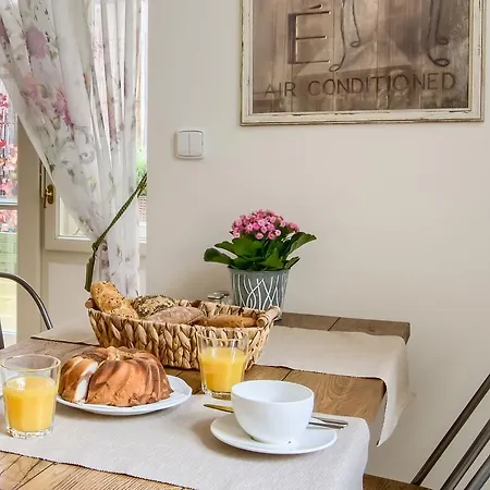 Pragueone Apartment,a/c,terrace Daire Prag
