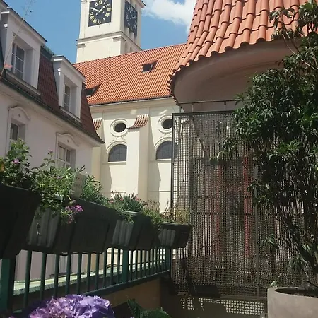 Pragueone Apartment,a/c,terrace דירה